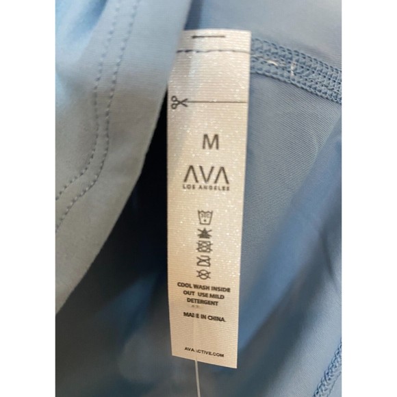NWT AVA Los Angeles Women's Light Blue Curved Hem Activewear Top Size M - Picture 3 of 5